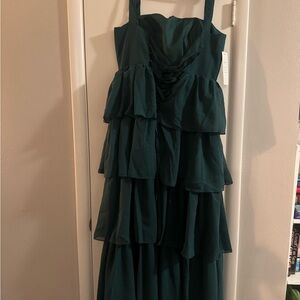 Chic Emerald Tiered Evening Gown